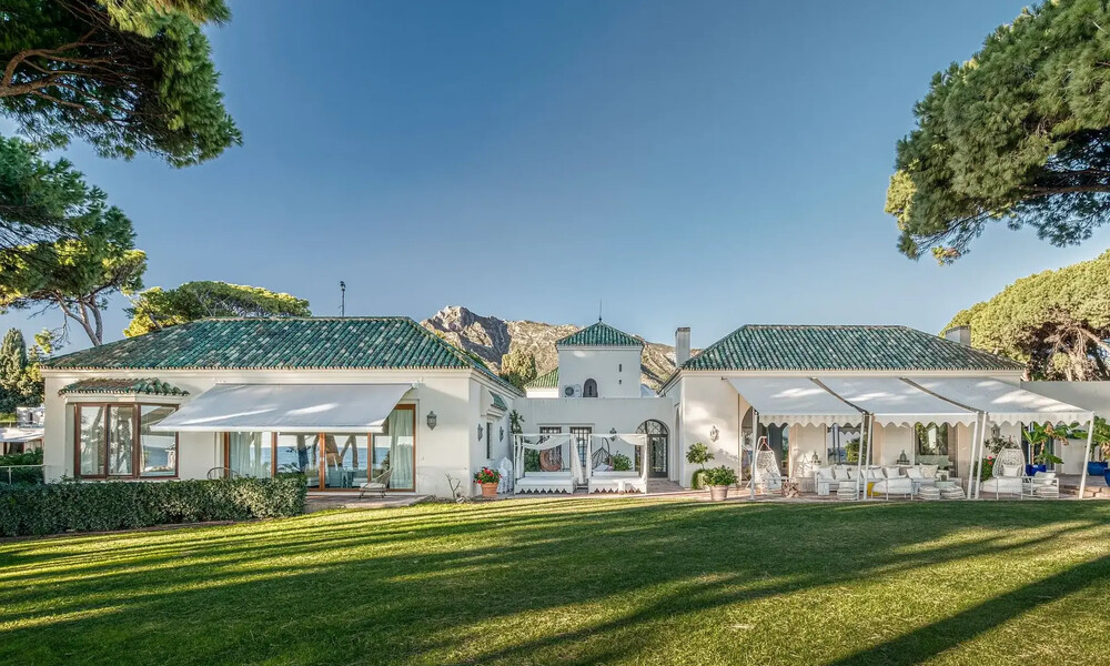 REF 001 15 BR BEACHFRONT VILLA 105