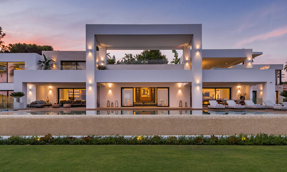 REF 012 11 BR BEACHFRONT VILLA 12