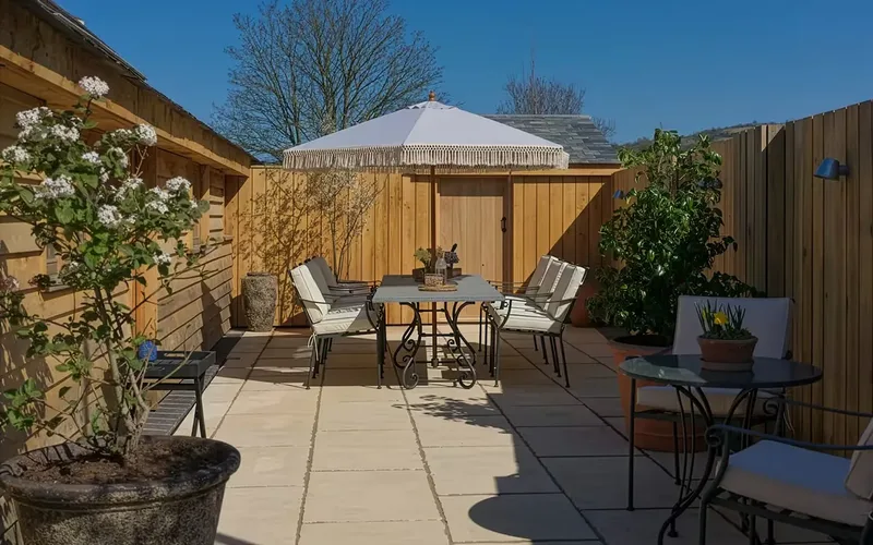 Cotswold Barn Bentham 13