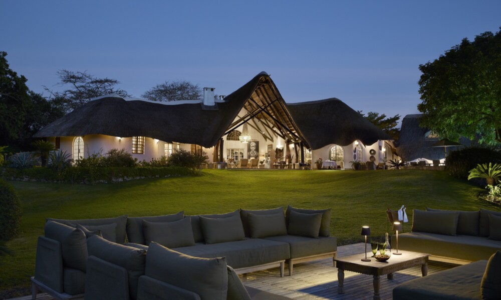 Exterior view main house Laba Mama Simba