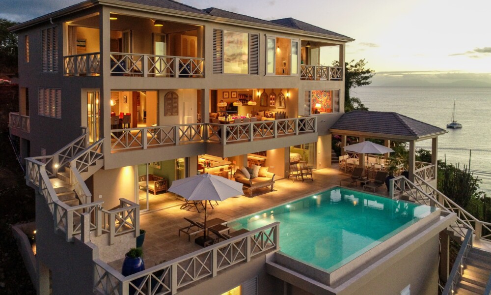 Papillon house and pool