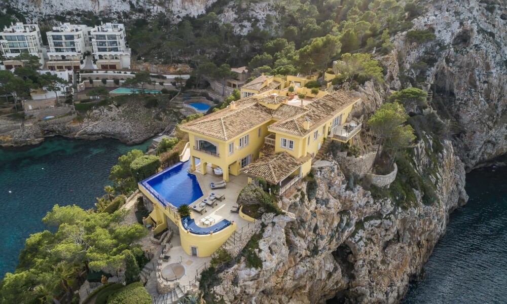 Yellow Castle Mallorca 67