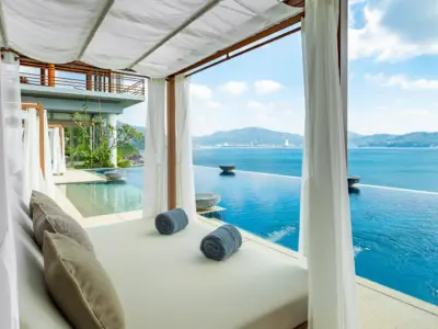 02 Swimming Pool Area