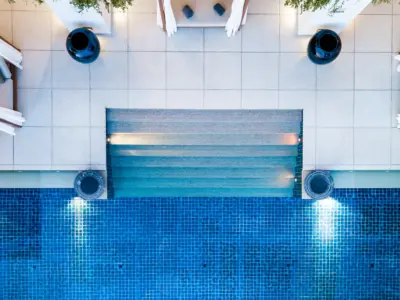 04 Swimming Pool Area