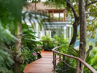 42 Walkway to the Ocean