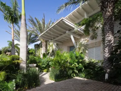 4 Entrance Front MG 4246