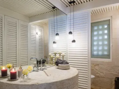 27 Guest Bathroom MG 4037