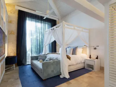 29 Master Bedroom MG 4085