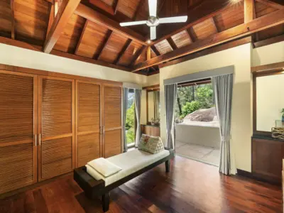 53 Villa Horizon Master Bedroom 1