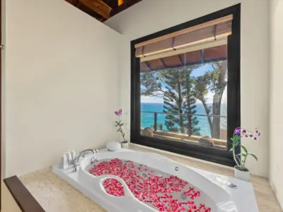 56 Villa Horizon Master Bedroom 1