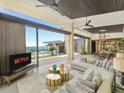 16 1 Villa Raku Living and Dining Area