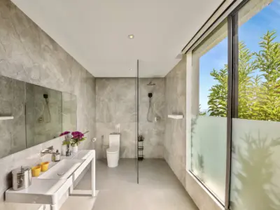 42 Villa Raku Guest Bedroom 1