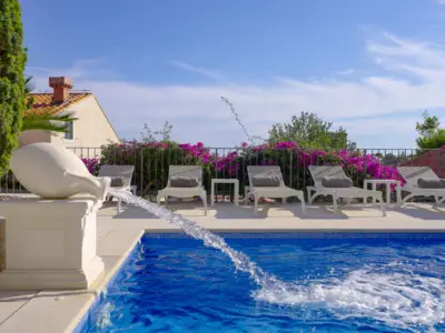 Fontana 00 00 41 09 Still004 Edit