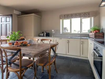 Little Bickley Big Barn Stays 12