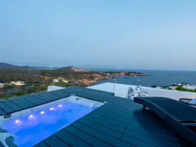 2f7201c2 337c 406f 9ae8 7c3a83fede06