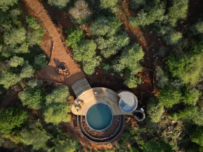 Area View Infinity Pool