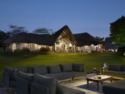 Exterior view main house Laba Mama Simba