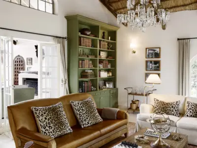 Interior Lounge main area Laba Mama Simba 4