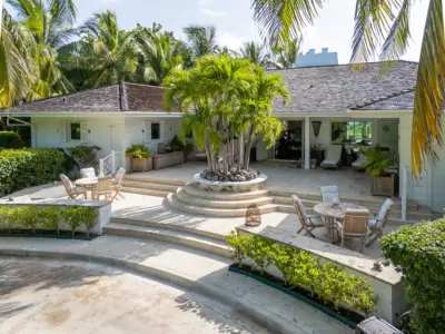 009 Villa Three Bees DJI 20240730092508 0303 D AIR3