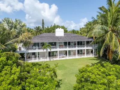 010 Villa Three Bees DJI 20240730104523 0440 D AIR3