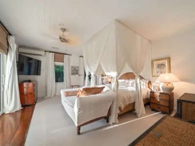 074 Villa Three Bees DSC01585edited