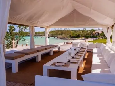 Three Bees at Harbour Island jpeg 8 1024x683