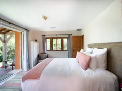 Bungalow Pink Room Bedroom 2