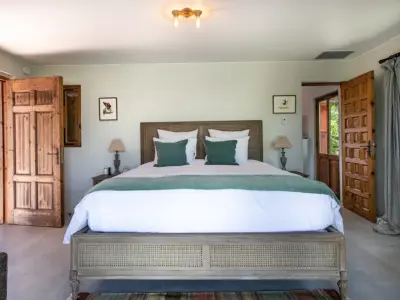 Bungalow Green bedroom 5