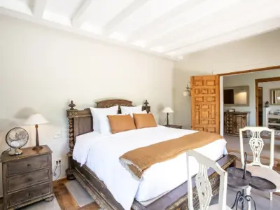 Mainhouse Brown Bedroom 3