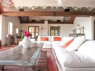 Mainhouse Living Room 2