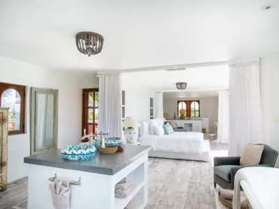 Mainhouse Master Bedroom Detail 5