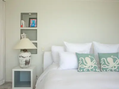 Mainhouse Master Bedroom Detail