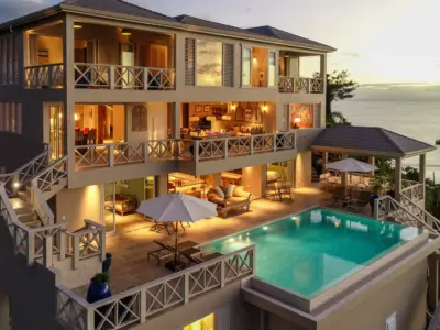 Papillon house and pool