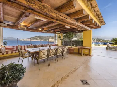 Yellow Castle Mallorca 8