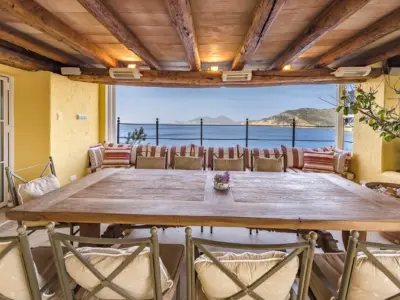 Yellow Castle Mallorca 9