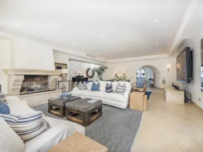 Yellow Castle Mallorca 23