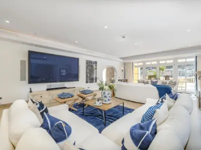 Yellow Castle Mallorca 27