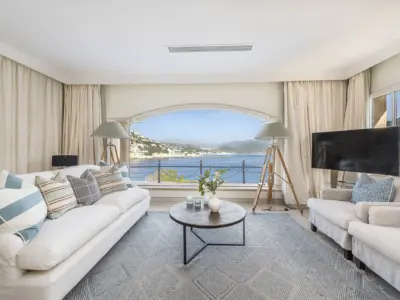 Yellow Castle Mallorca 35