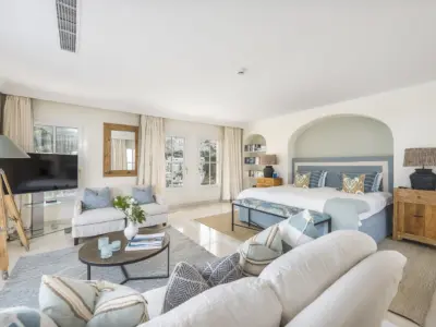 Yellow Castle Mallorca 37