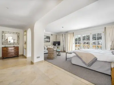 Yellow Castle Mallorca 48