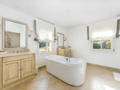 Yellow Castle Mallorca 50