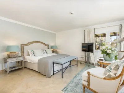 Yellow Castle Mallorca 56