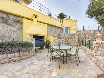 Yellow Castle Mallorca 63