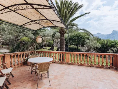 18 Bedroom 5 Terrace