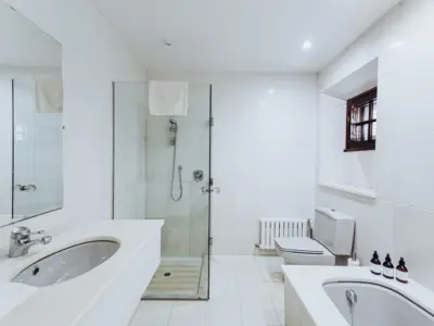 32 Bedroom 9 Bathroom