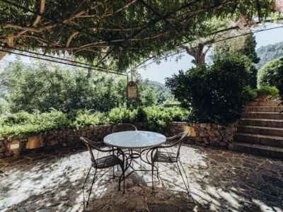 33 Bedroom 9 Terrace