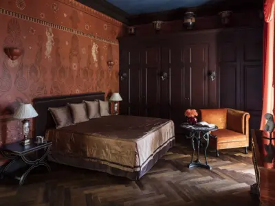 Villa Astor best suite for guest luxury accommodation Italy Amalfi coast luxurious important Italian real estate biggest bed