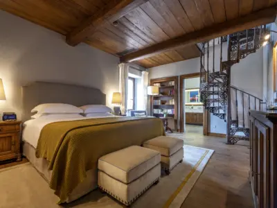 Viandante bedroom suite