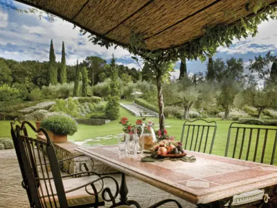 Viandante dining and garden