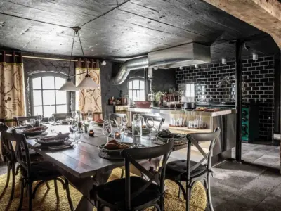 Kitchen Table2